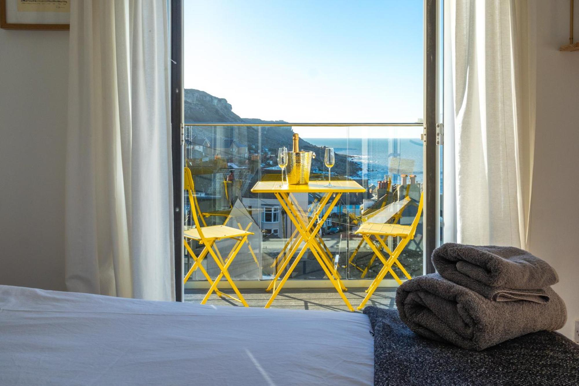 Bright & Beautiful 4 Bedroom House With Sea Views Portland Exteriér fotografie