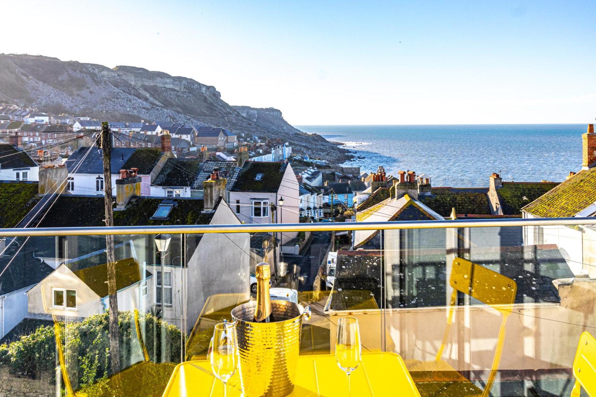 Bright & Beautiful 4 Bedroom House With Sea Views Portland Exteriér fotografie